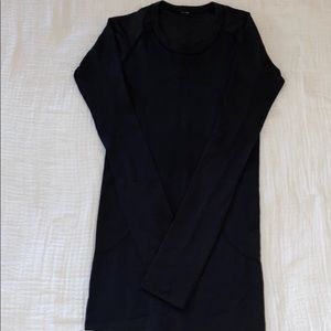 Lulu lemon Swiftly Tech Long Sleeve 
Race Length